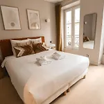 Stylish Studio Close To The Eiffel Tower